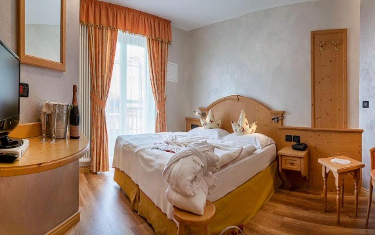 Nature Wellness Hotel Renato Виго ди Фаса Екстериор снимка