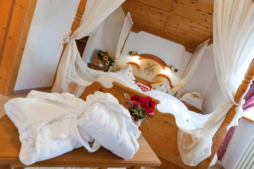 Nature Wellness Hotel Renato Виго ди Фаса Стая снимка